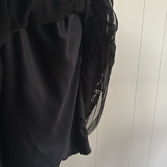 Black silk lace ruffled under slip - Picture 5 of 6